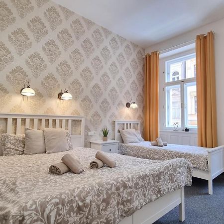 Finnem Rentals Tyrsova 布拉格 外观 照片