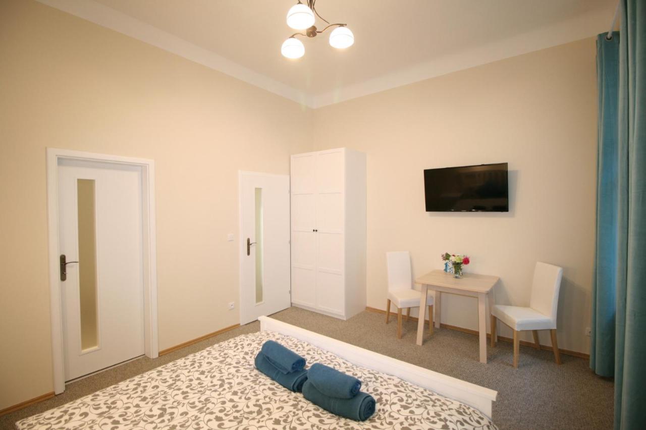 Finnem Rentals Tyrsova 布拉格 外观 照片