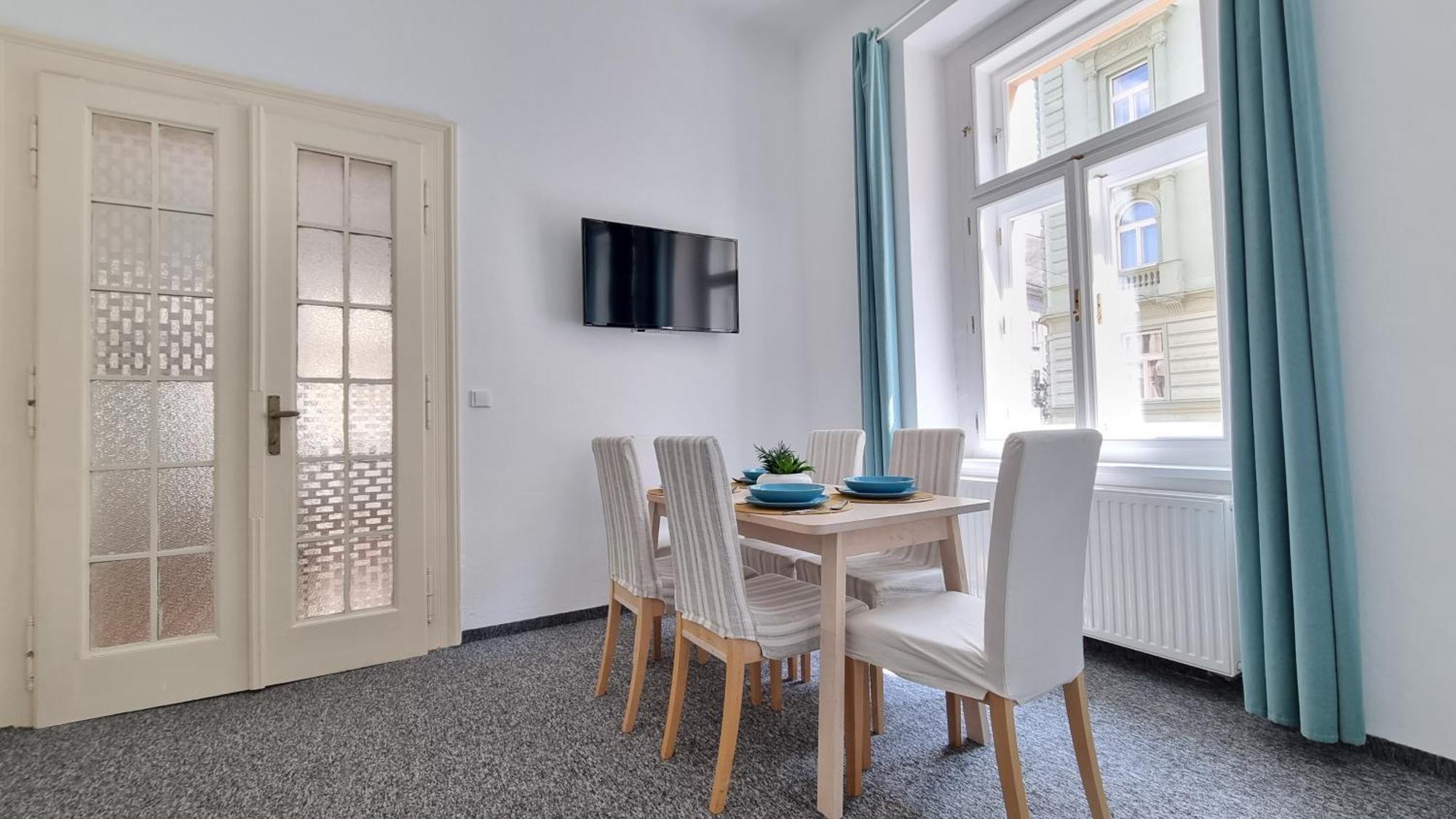 Finnem Rentals Tyrsova 布拉格 外观 照片