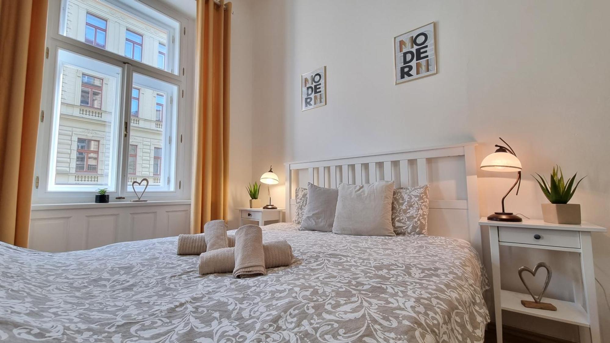 Finnem Rentals Tyrsova 布拉格 外观 照片
